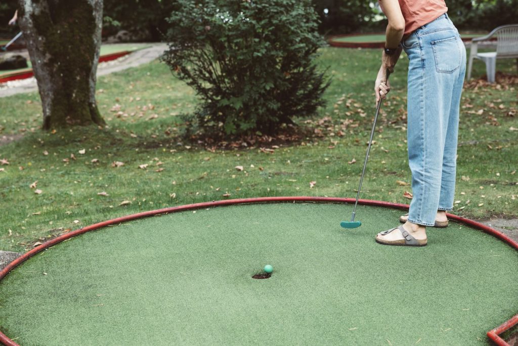 Minigolf som date idé uten alkohol